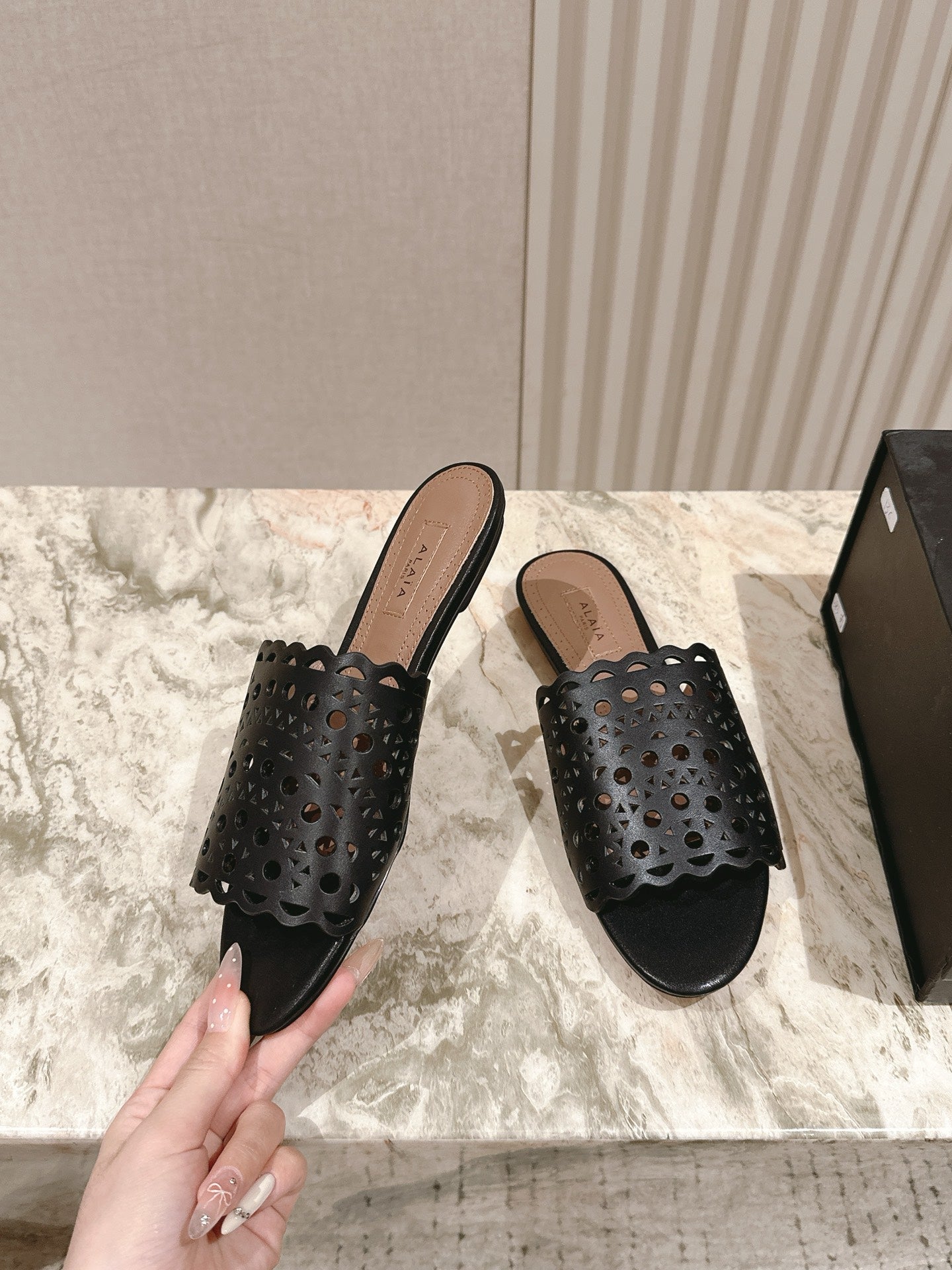 Alaia 2025 Vienne Slippers Black Lambskin 293659