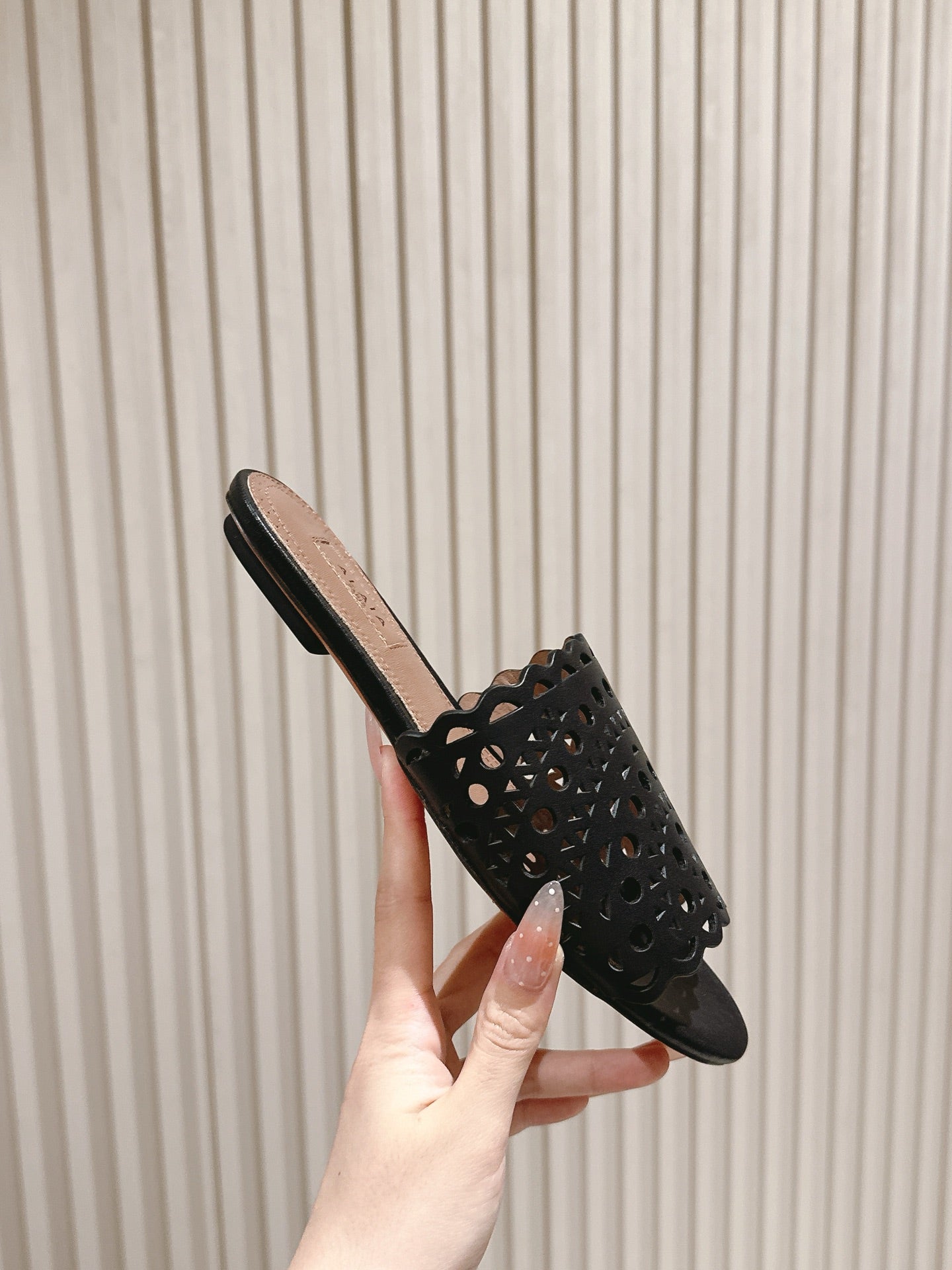 Alaia 2025 Vienne Slippers Black Lambskin 293659