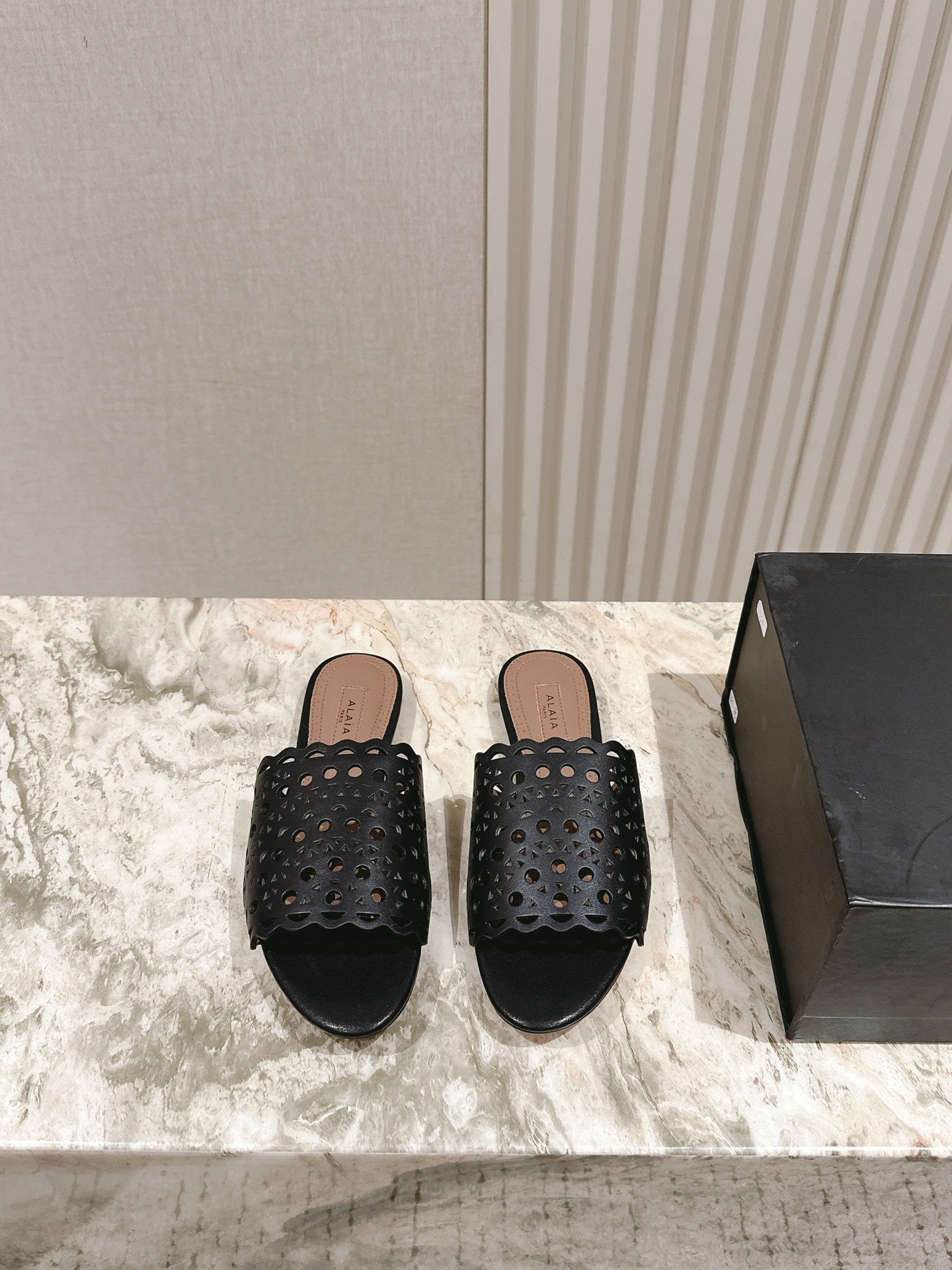 Alaia 2025 Vienne Slippers Black Lambskin 293659
