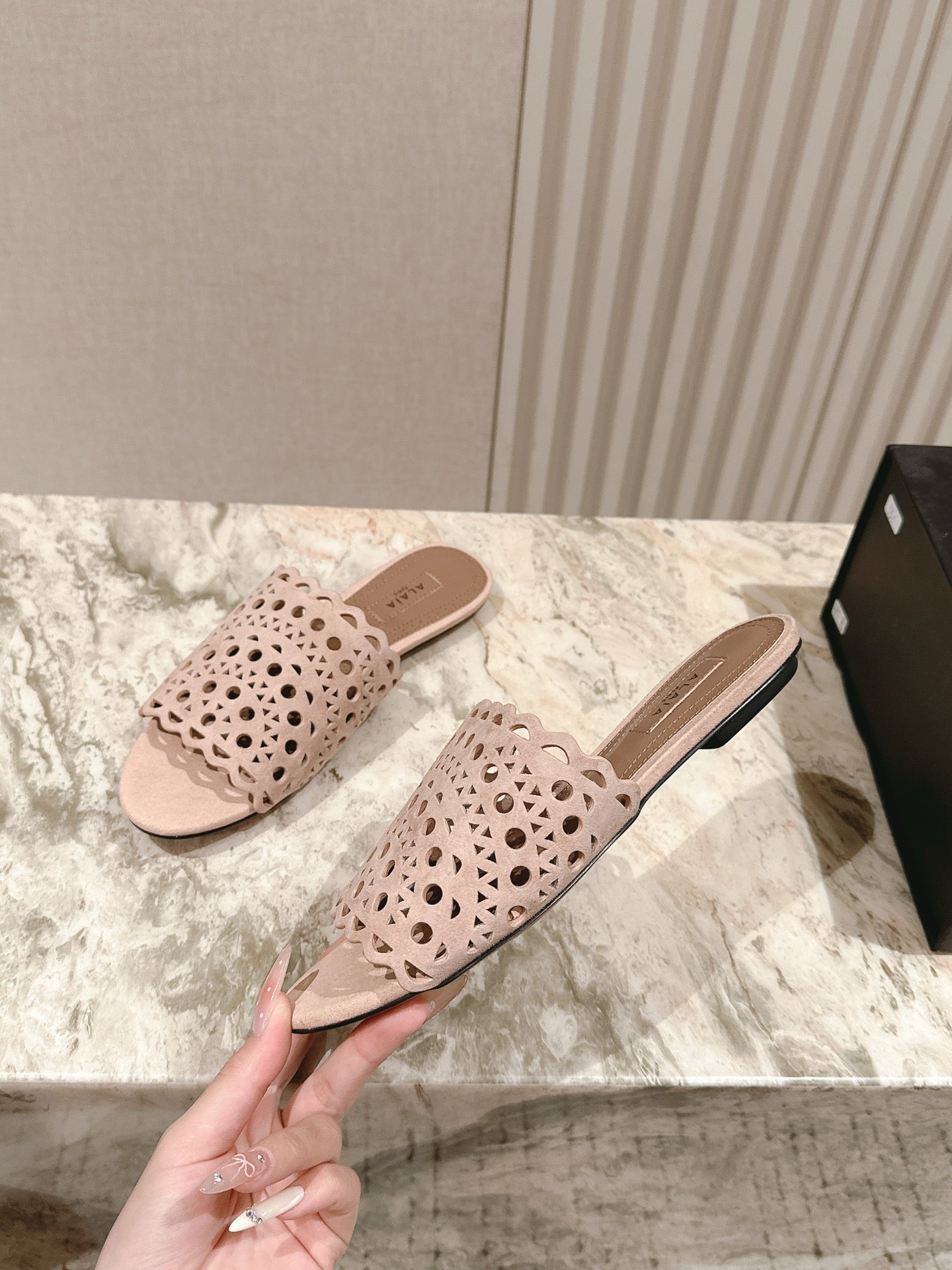 Alaia 2025 Vienne Slippers Pink Lambskin 293660