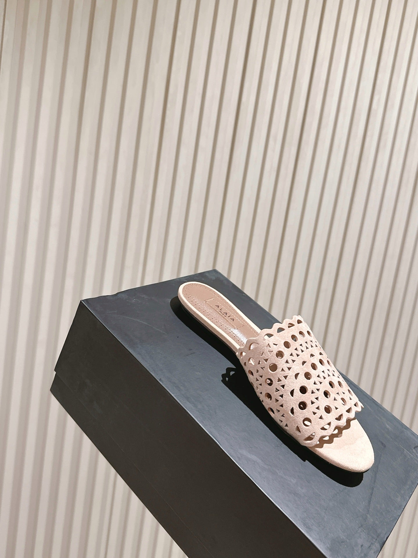 Alaia 2025 Vienne Slippers Pink Lambskin 293660