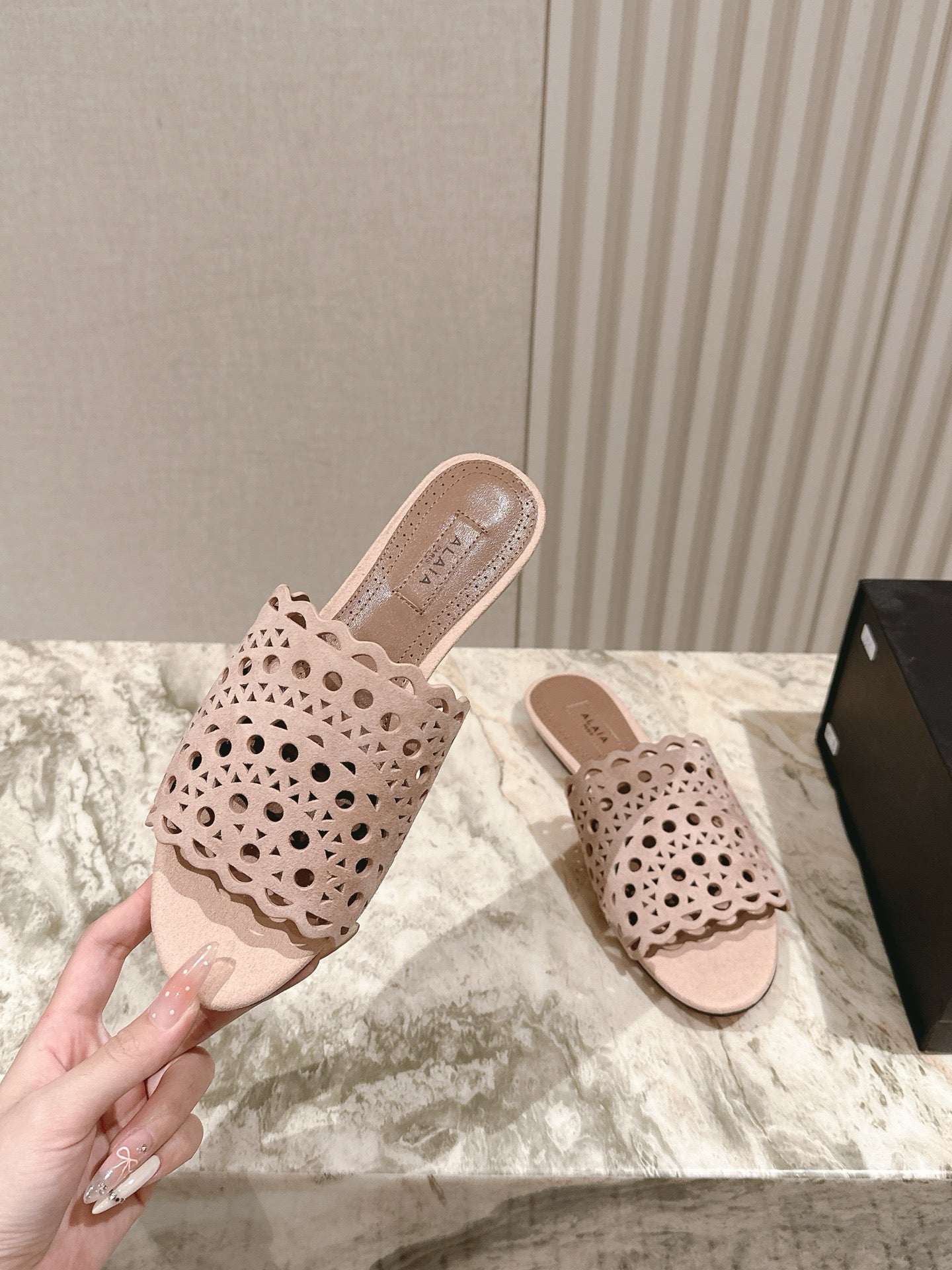 Alaia 2025 Vienne Slippers Pink Lambskin 293660