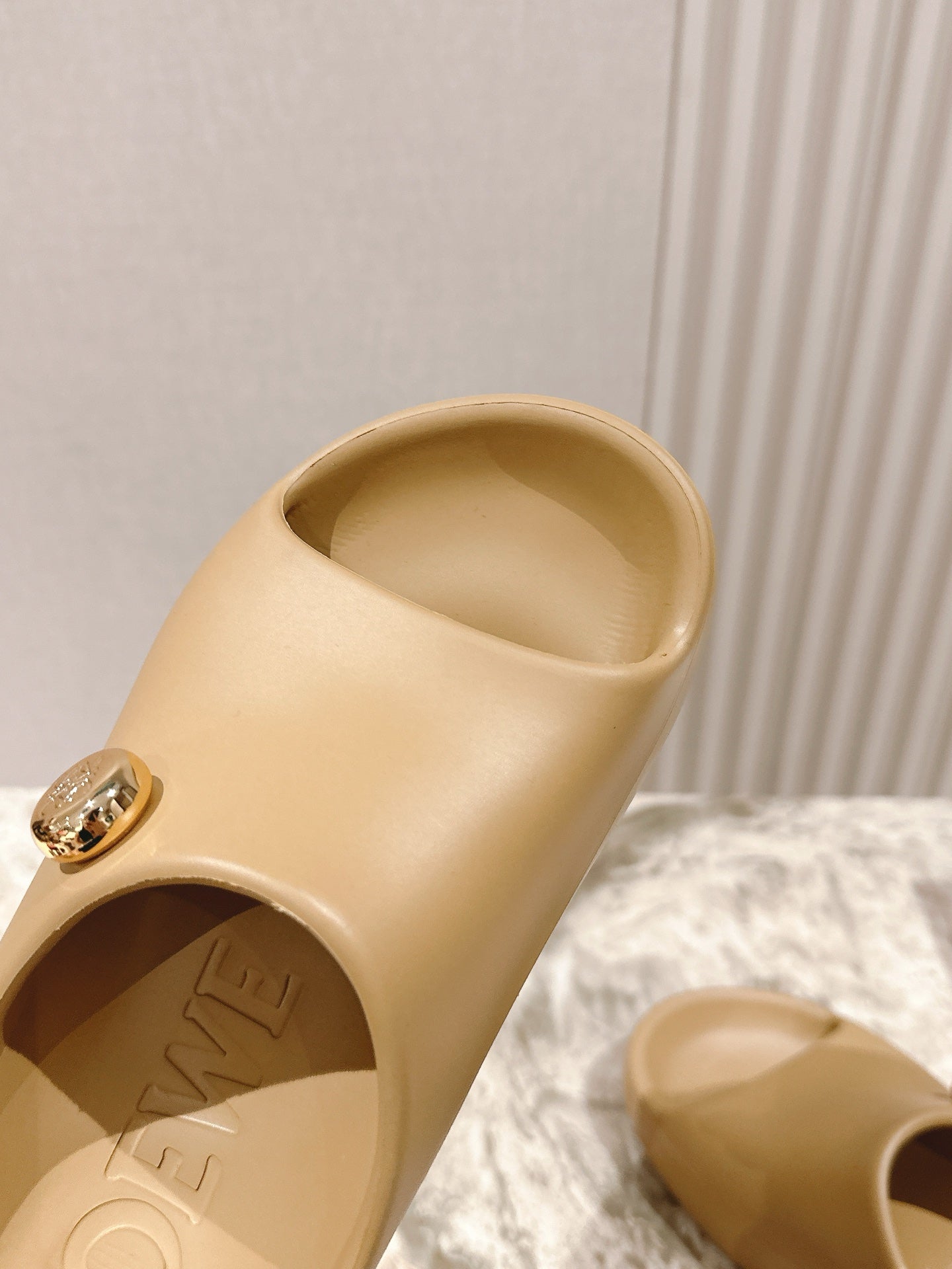 Loewe 25 Foam Pebble Slide Brown Rubber