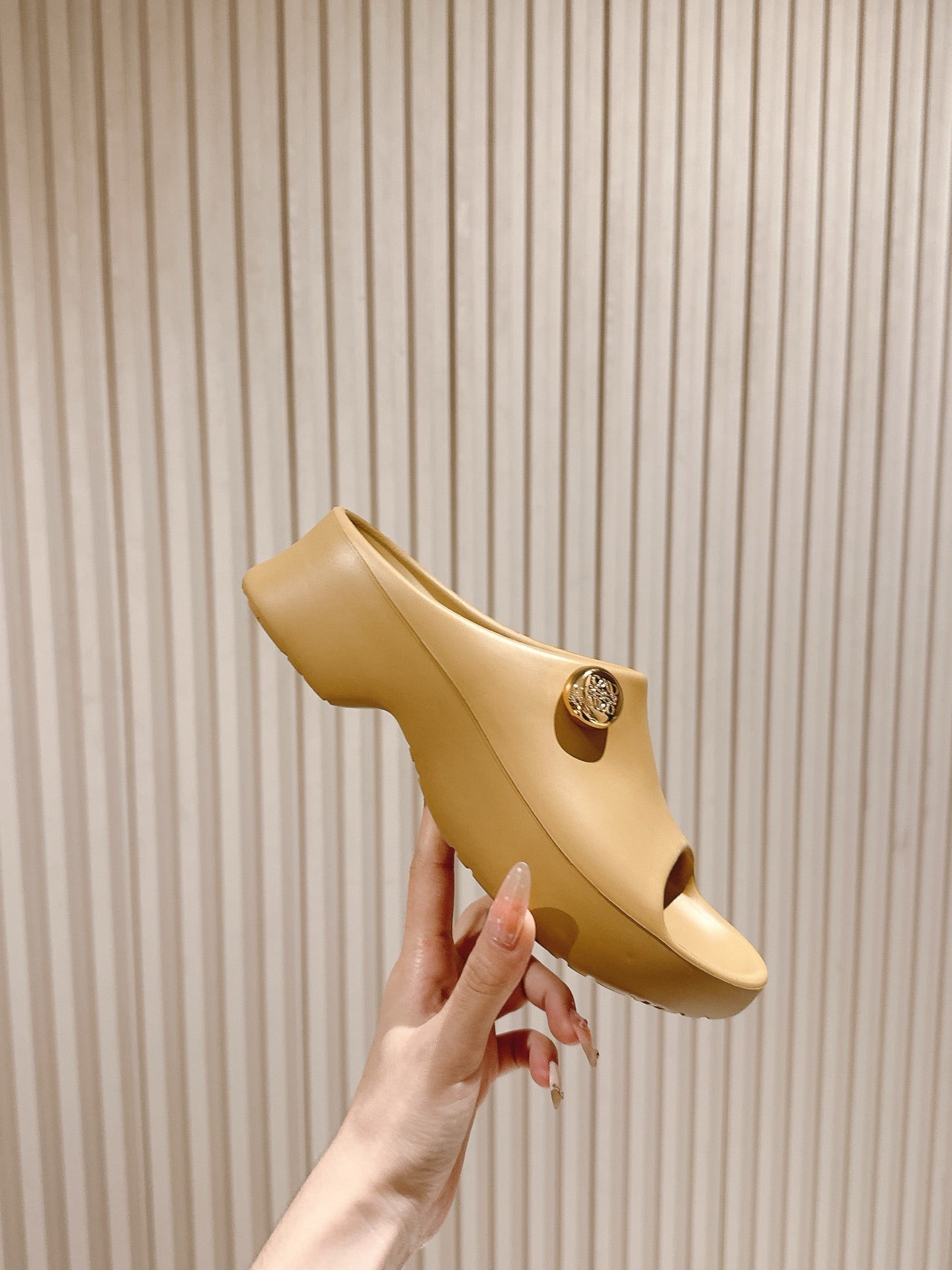 Loewe 25 Foam Pebble Slide Brown Rubber