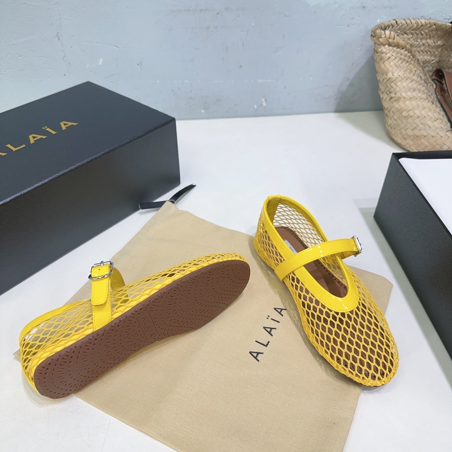 Alaia 25 Laminated Fishnet Ballet Flats Yellow Lambskin 300470