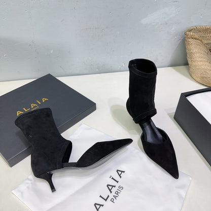 Alaia's new fall/winter ankle boots black suede 388513
