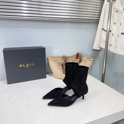 Alaia's new fall/winter ankle boots black suede 388513
