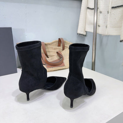 Alaia's new fall/winter ankle boots black suede 388513