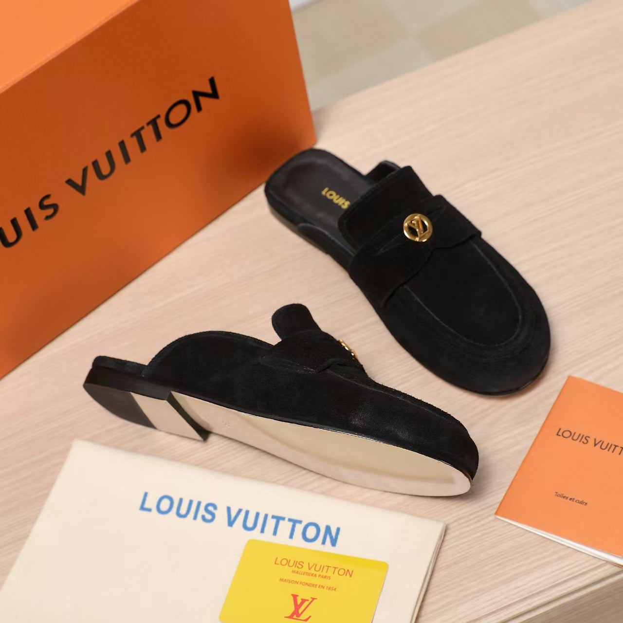 LV 25C Flat Mule Black Suede 218313