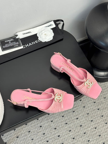 CC 25 Marry Jane Sandals Pink Suede 329774