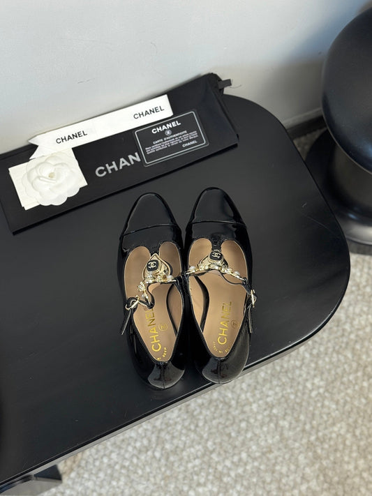 CC 25 Marry Jane Black Glossy Lambskin 329764