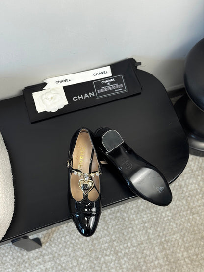CC 25 Marry Jane Black Glossy Lambskin 329764