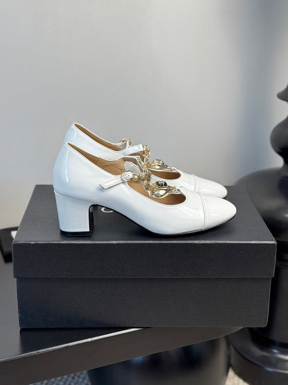 CC 25 Marry Jane White Glossy Lambskin 329764