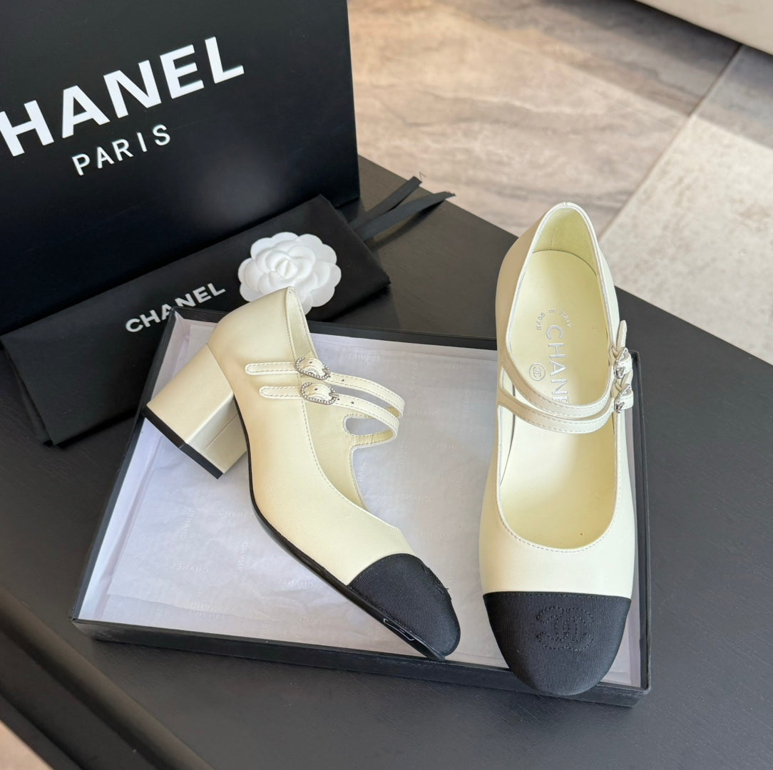 CC 25C Mary Jane White Sheepskin 212989