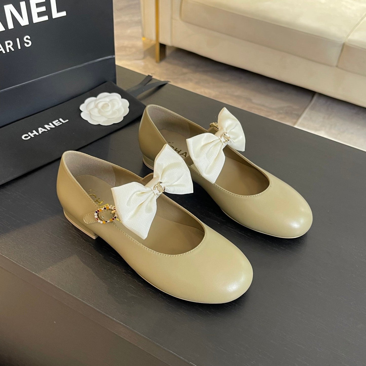 BALLET FLAT EICRU BEIGE LAMBSKIN WITH WHITE BOW