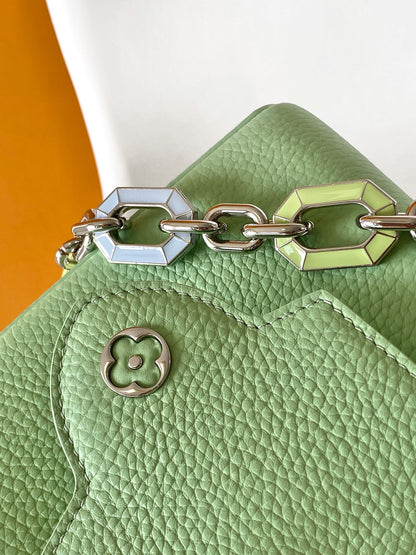 Capucines BB 21cm Bag Green Cowhide 251666