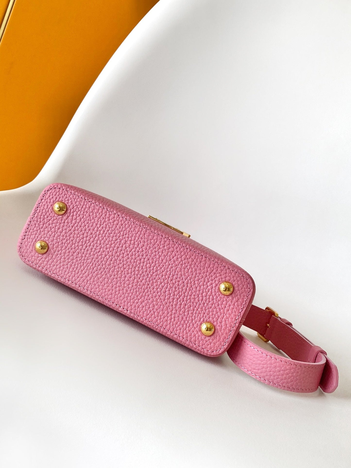 Capucines BB 21 cm Bag Pink Taurillon leather 251680