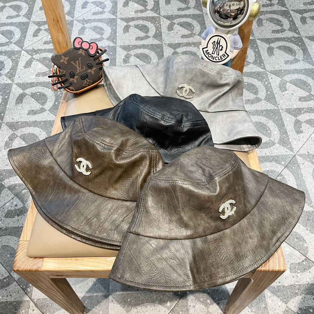 BUCKET HAT IN BLACK CALFSKIN 431732