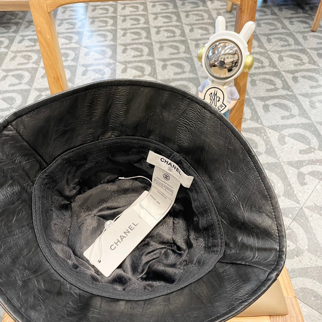 BUCKET HAT IN BLACK CALFSKIN 431732