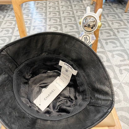 BUCKET HAT IN BLACK CALFSKIN 431732