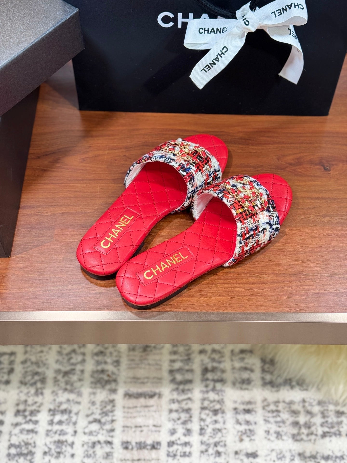 CC 25 Slippers Red Sheepskin 310141