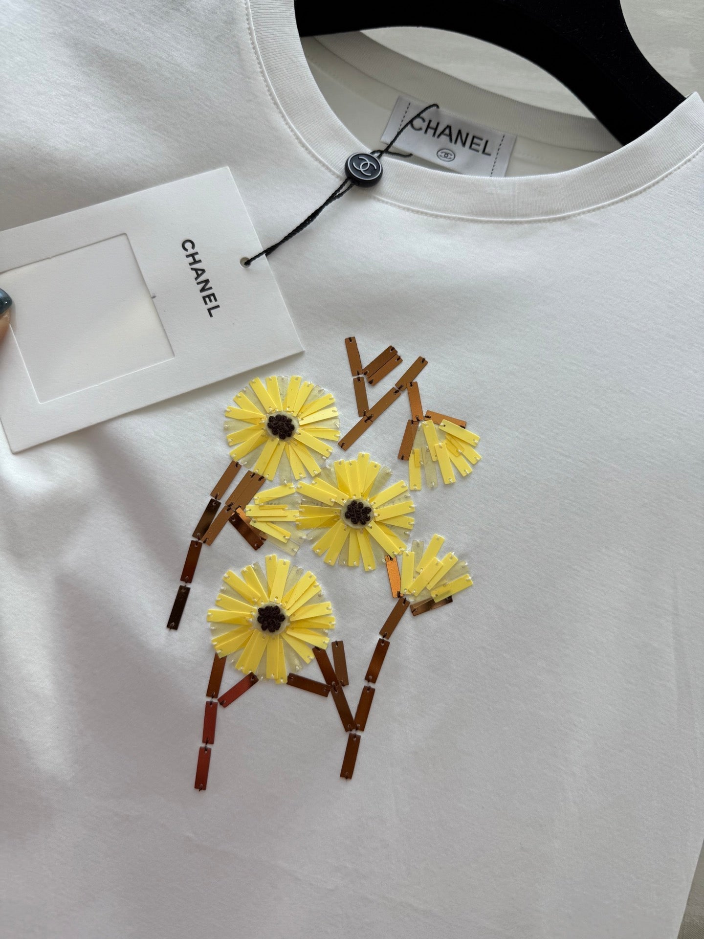 CC 25 Beaded Embroidered Daisy T-shirt White Cotton