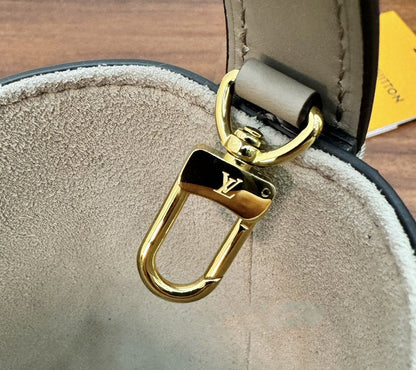 LV Bucket Bag 16cm Khaki Nude Monogram Canvas 330403