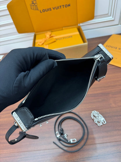 LV Petite Malle 23cm Black Italian Leather 330418