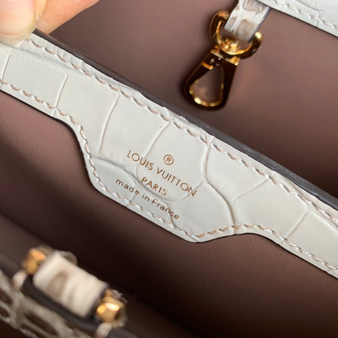 CAPUCINES BB 27 WHITE GREY TAURILLON GOLD HARDWARE