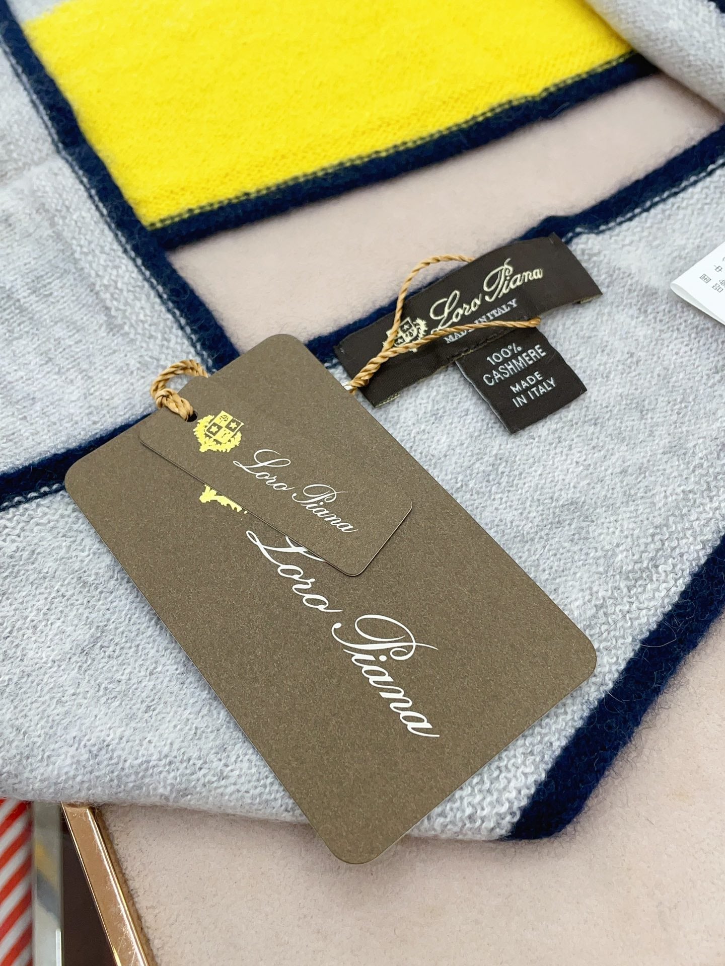 LP Yodo Scarf 150 CM In Grey Mix Yellow Cashmere  130489