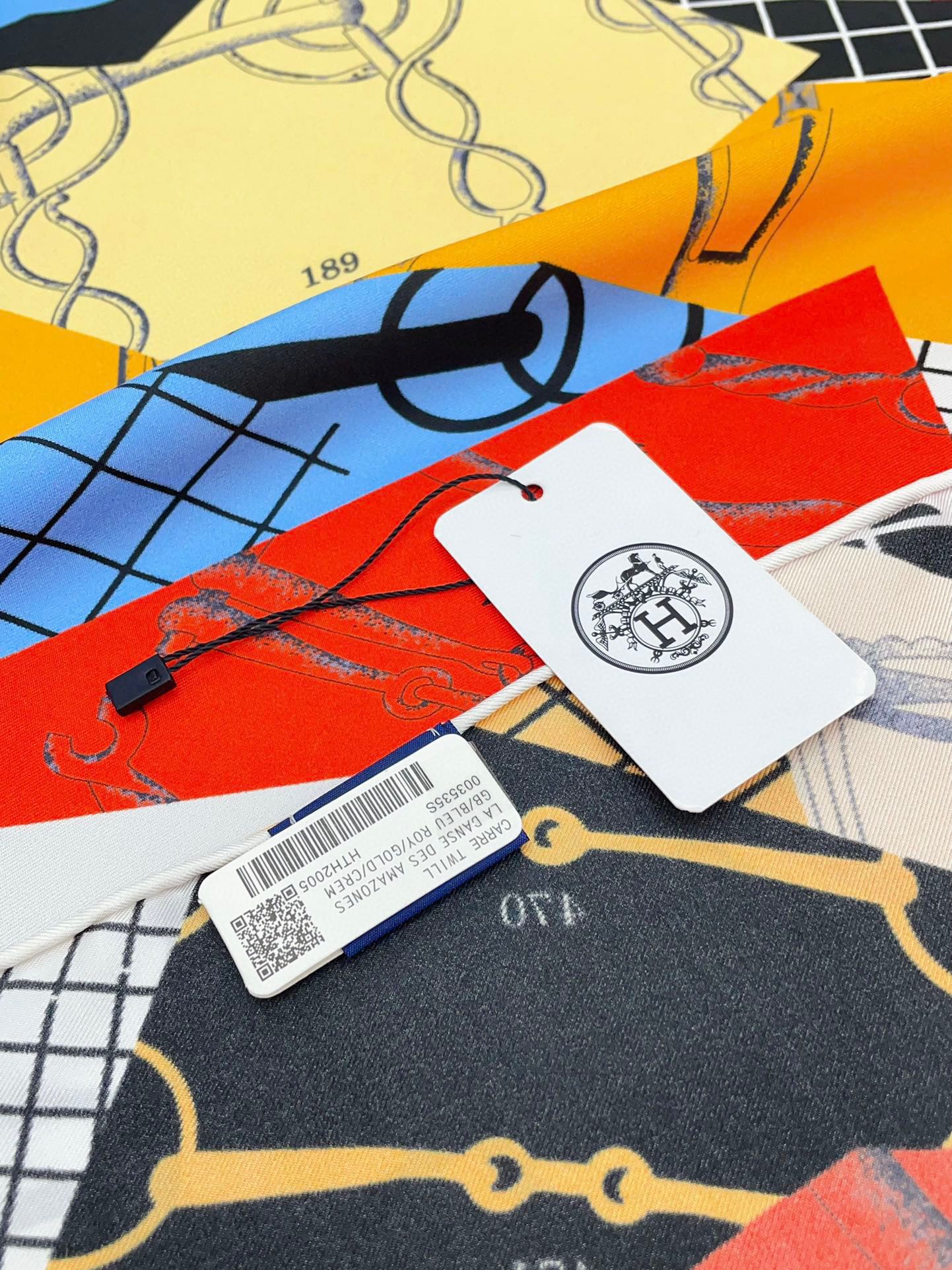 Les Petits Papiers d'Hermès Scarf 90 CM IN Colorful Silk Twill 296706