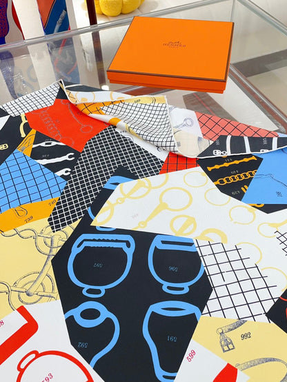 Les Petits Papiers d'Hermès Scarf 90 CM IN Colorful Silk Twill 296706