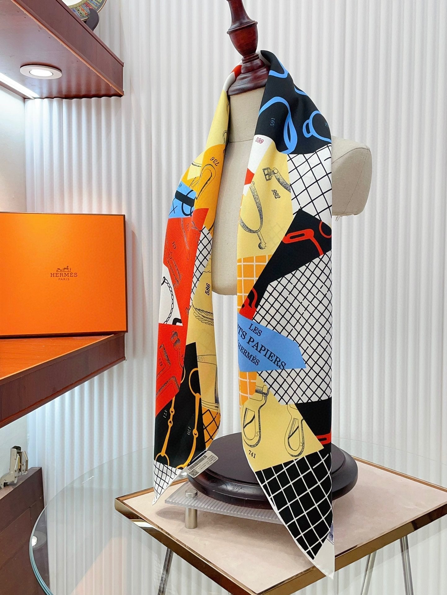 Les Petits Papiers d'Hermès Scarf 90 CM IN Colorful Silk Twill 296706