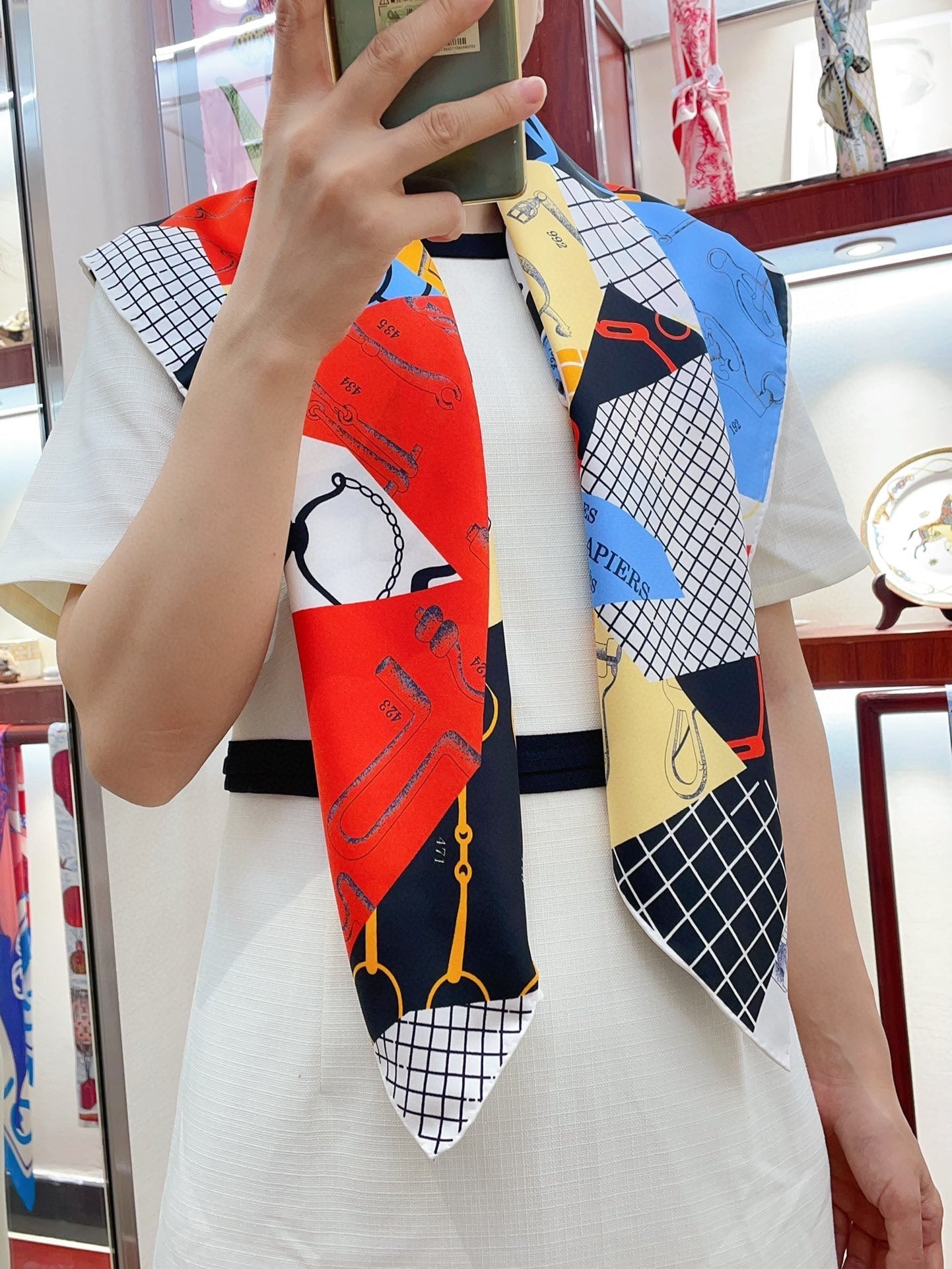 Les Petits Papiers d'Hermès Scarf 90 CM IN Colorful Silk Twill 296706