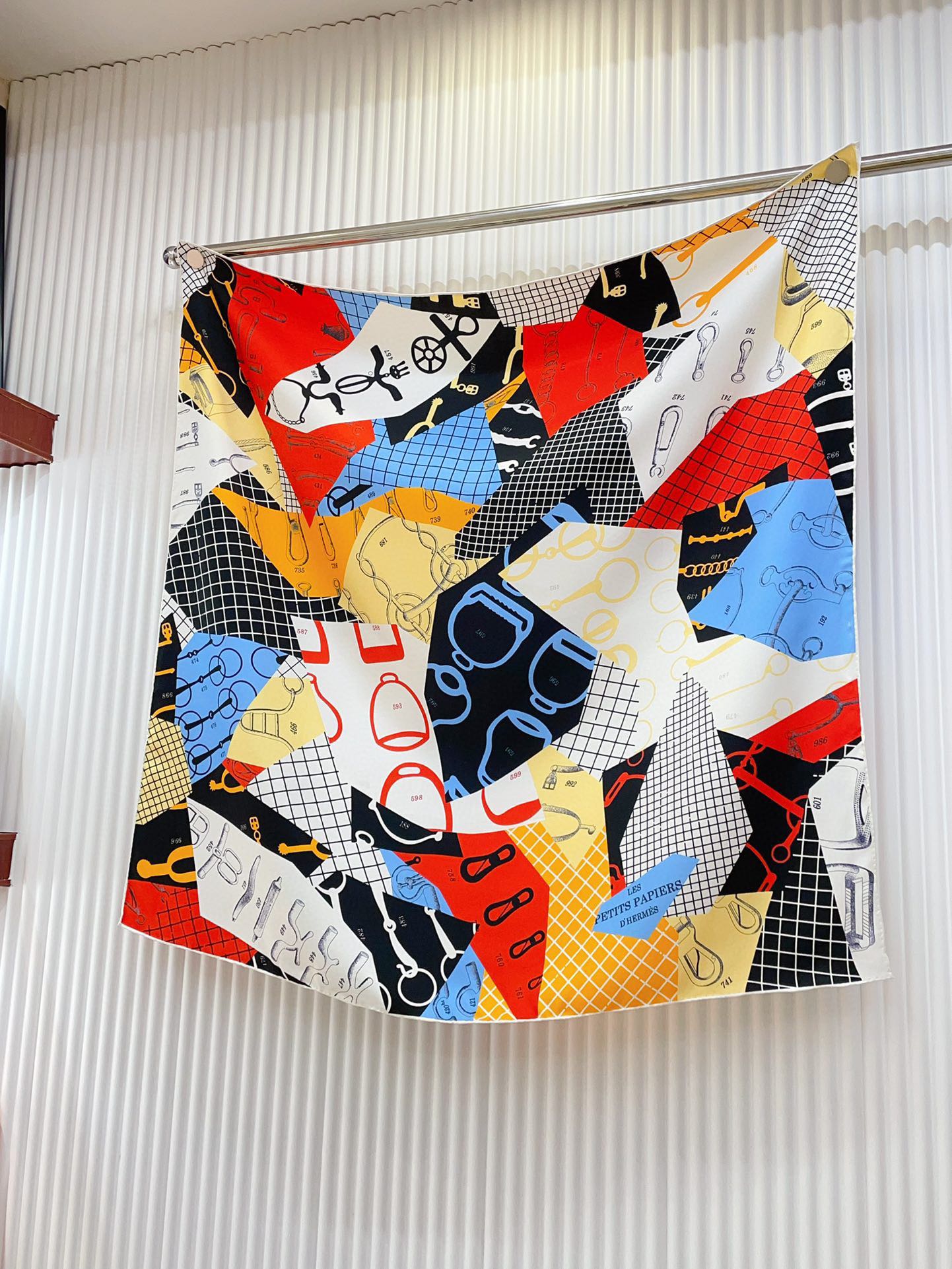 Les Petits Papiers d'Hermès Scarf 90 CM IN Colorful Silk Twill 296706