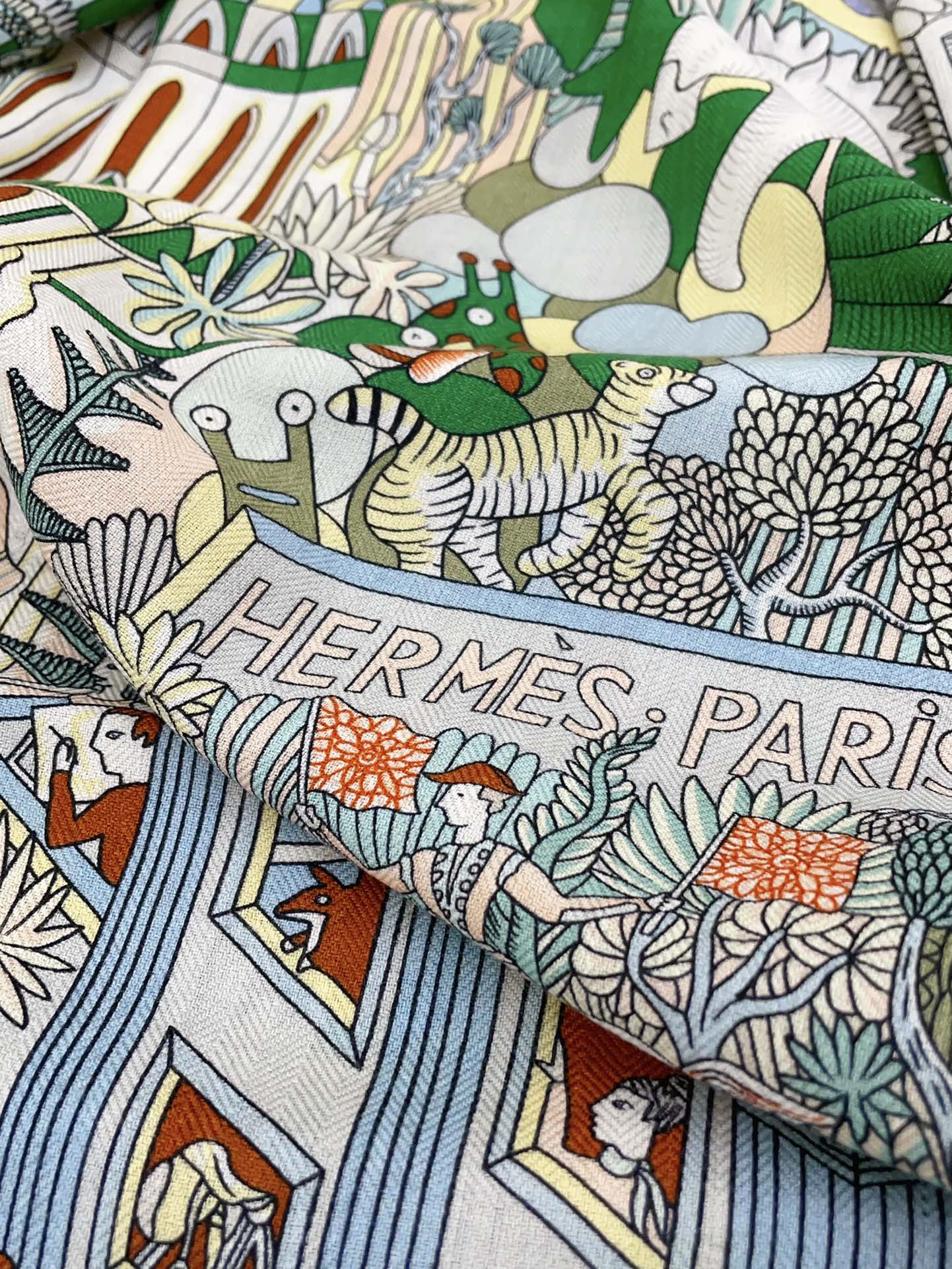Animapolis Scarf Limited Edition 140 CM In Colorful Cashmere And Silk 306572