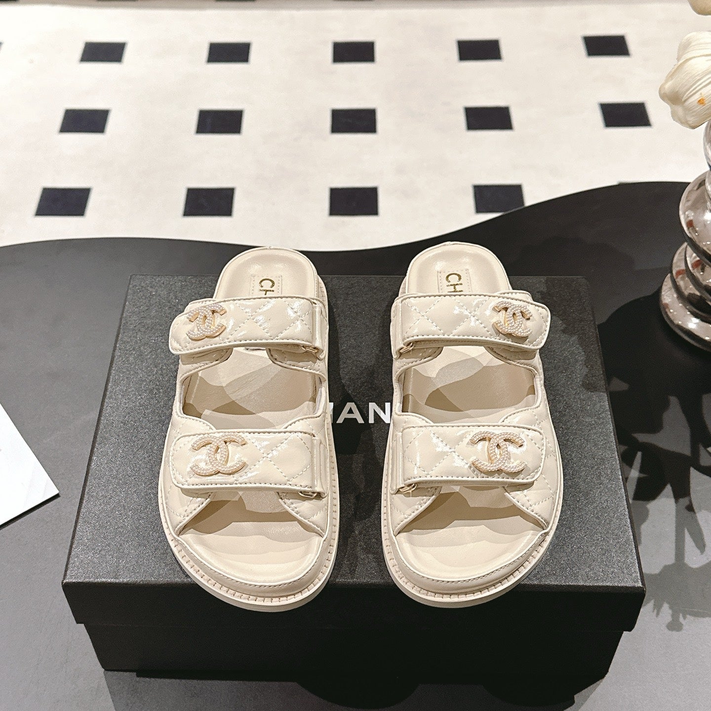 CC 25 Dad Sandal Mule Beige Cream Patent Leather 237577