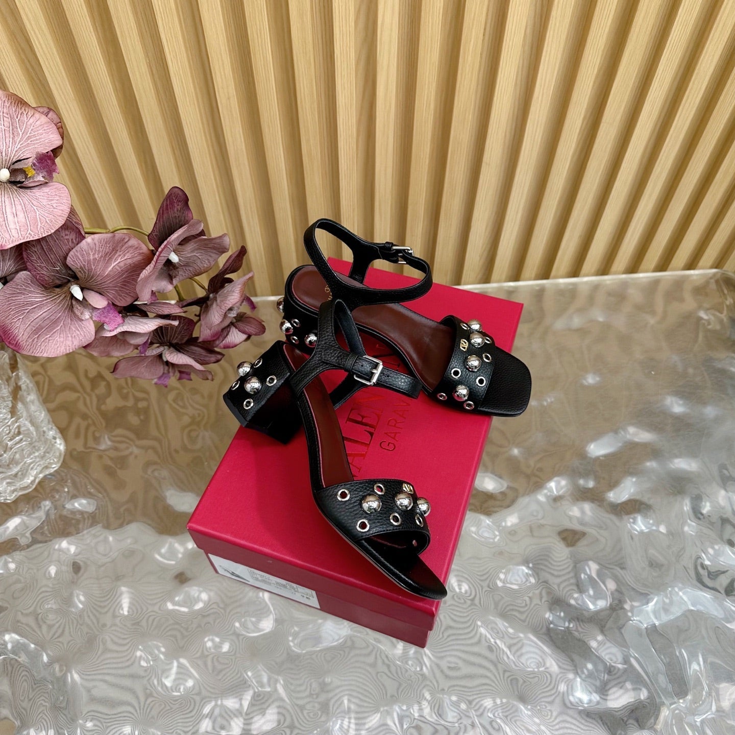 VT 25 Rivet Steel Beads Slingback Black Lambskin 325205