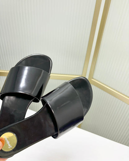 CARLYLE SLIDES IN BLACK GLAZED LEATHER