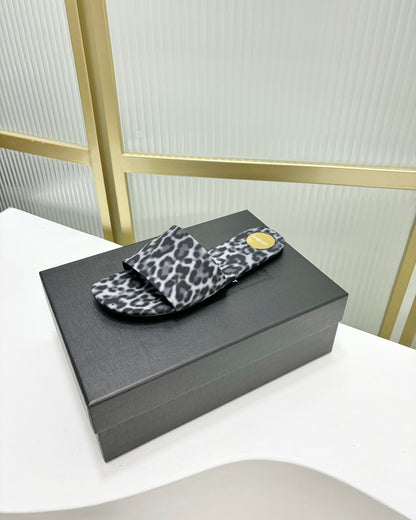 CARLYLE SLIDES IN LEOPARD GROSGRAIN BLACK WHITE