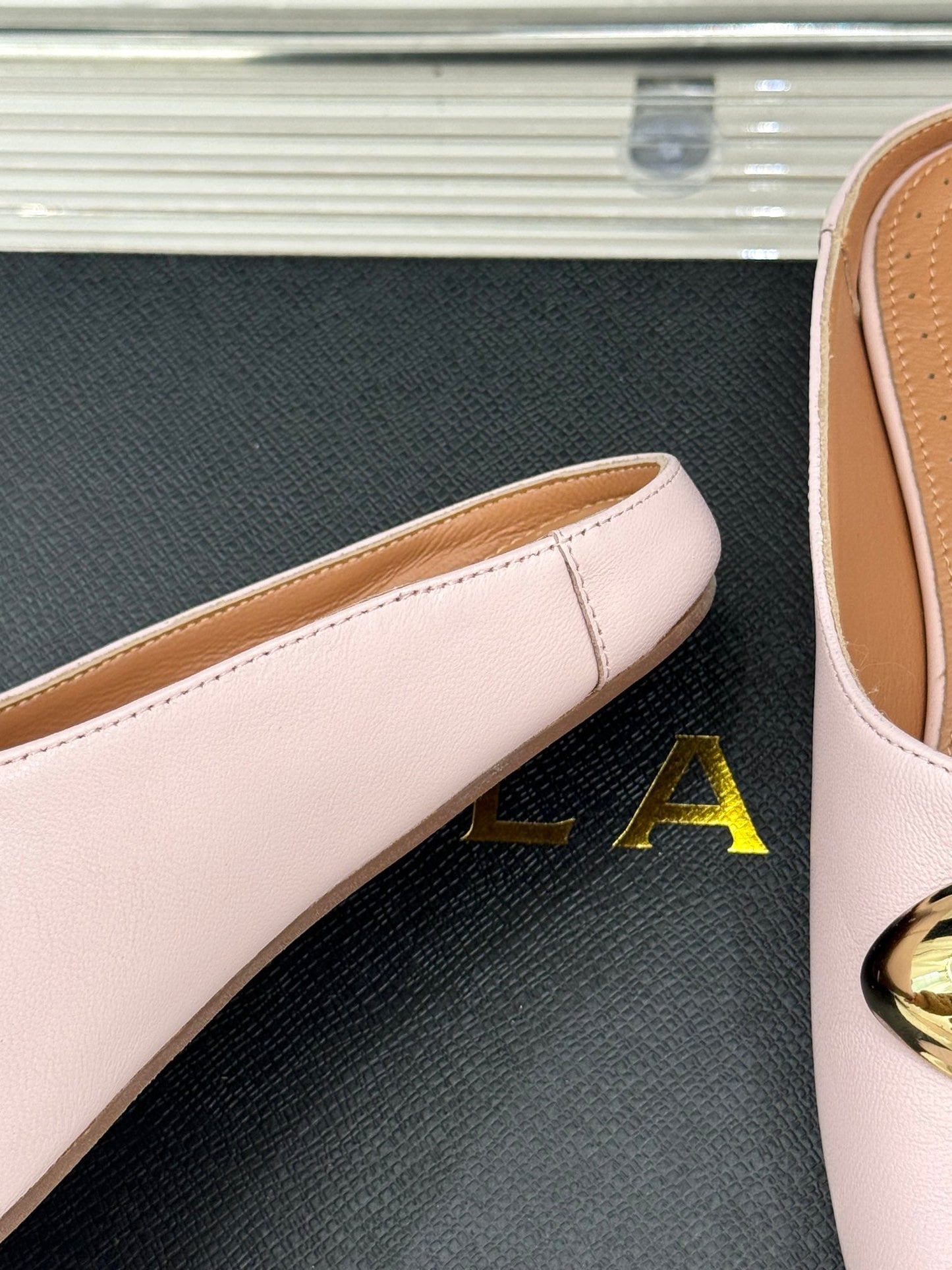 Alaia Slipper With Gold Hardware Pink Calfskin 293199
