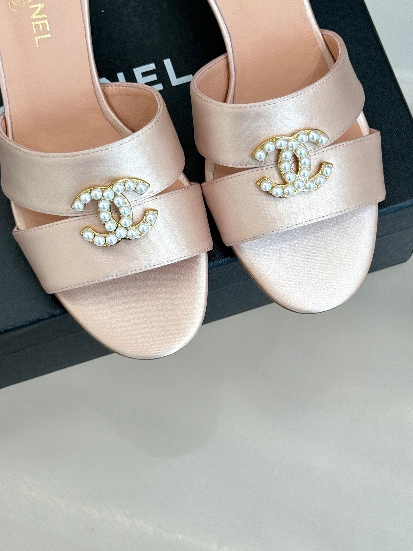 CC 25 Mules Pink Silk Lambskin 308776