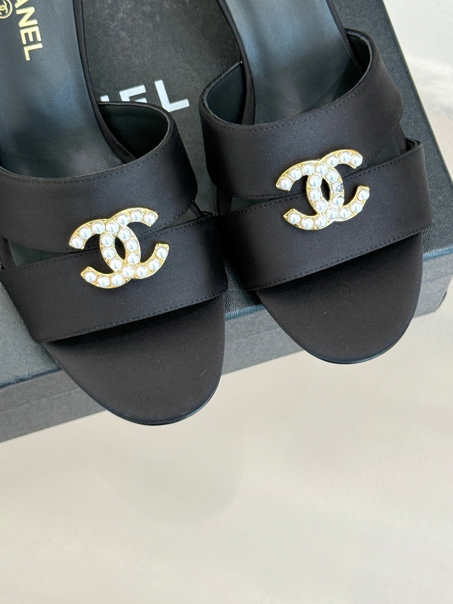 CC 25 Mules Black Silk Lambskin 308777