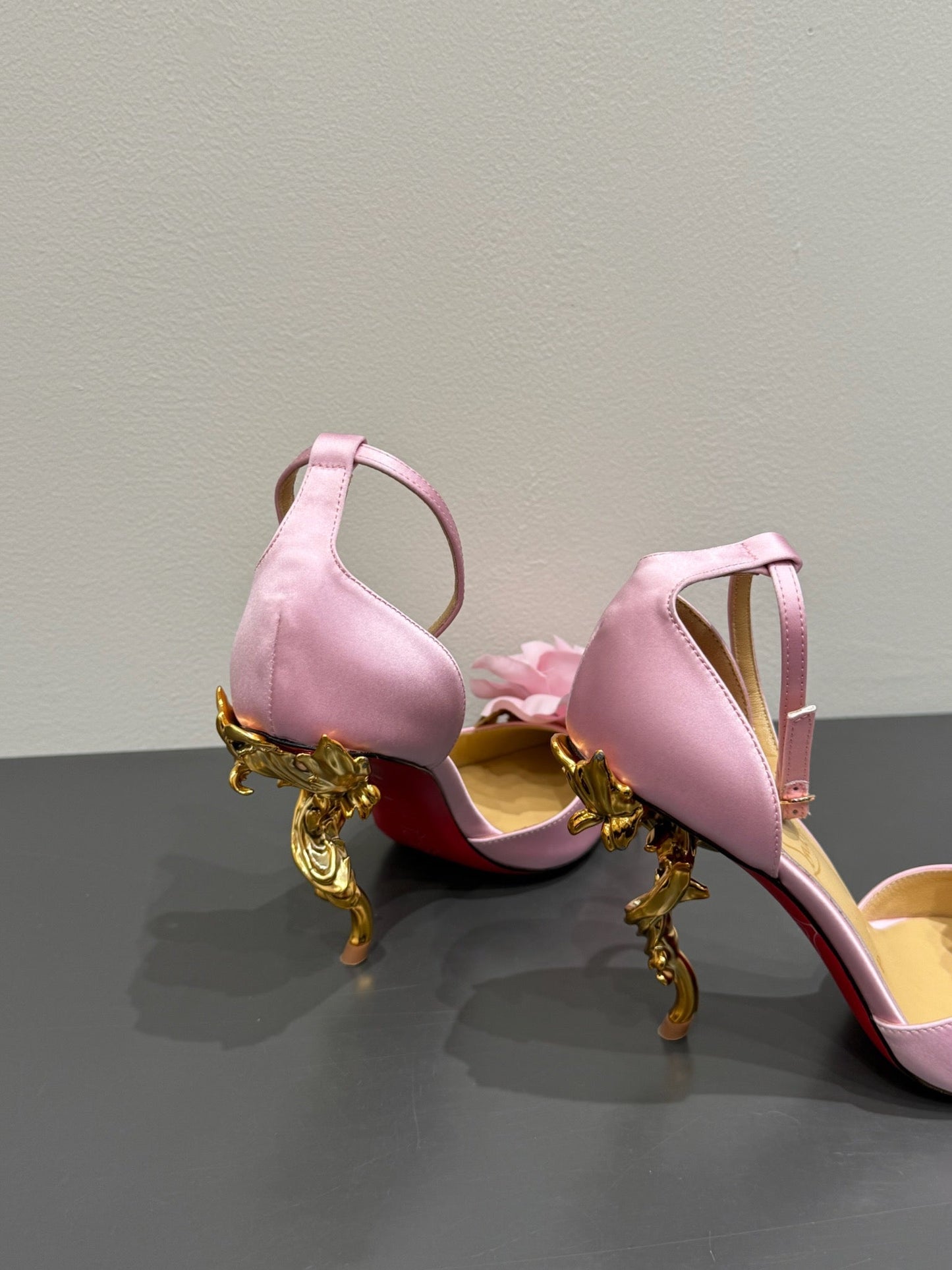 CC 25 Flower Rose Pumps Pink Silk 337168