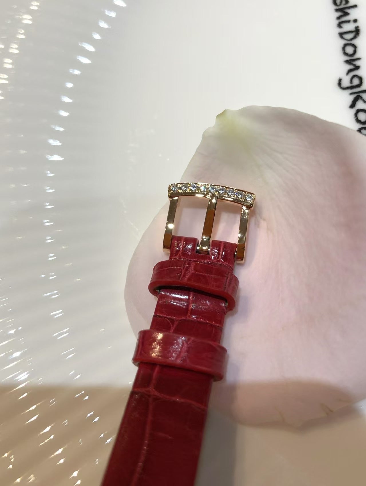 LHeure Du Diamant 27mm Diamond MOP Pearl Dial
