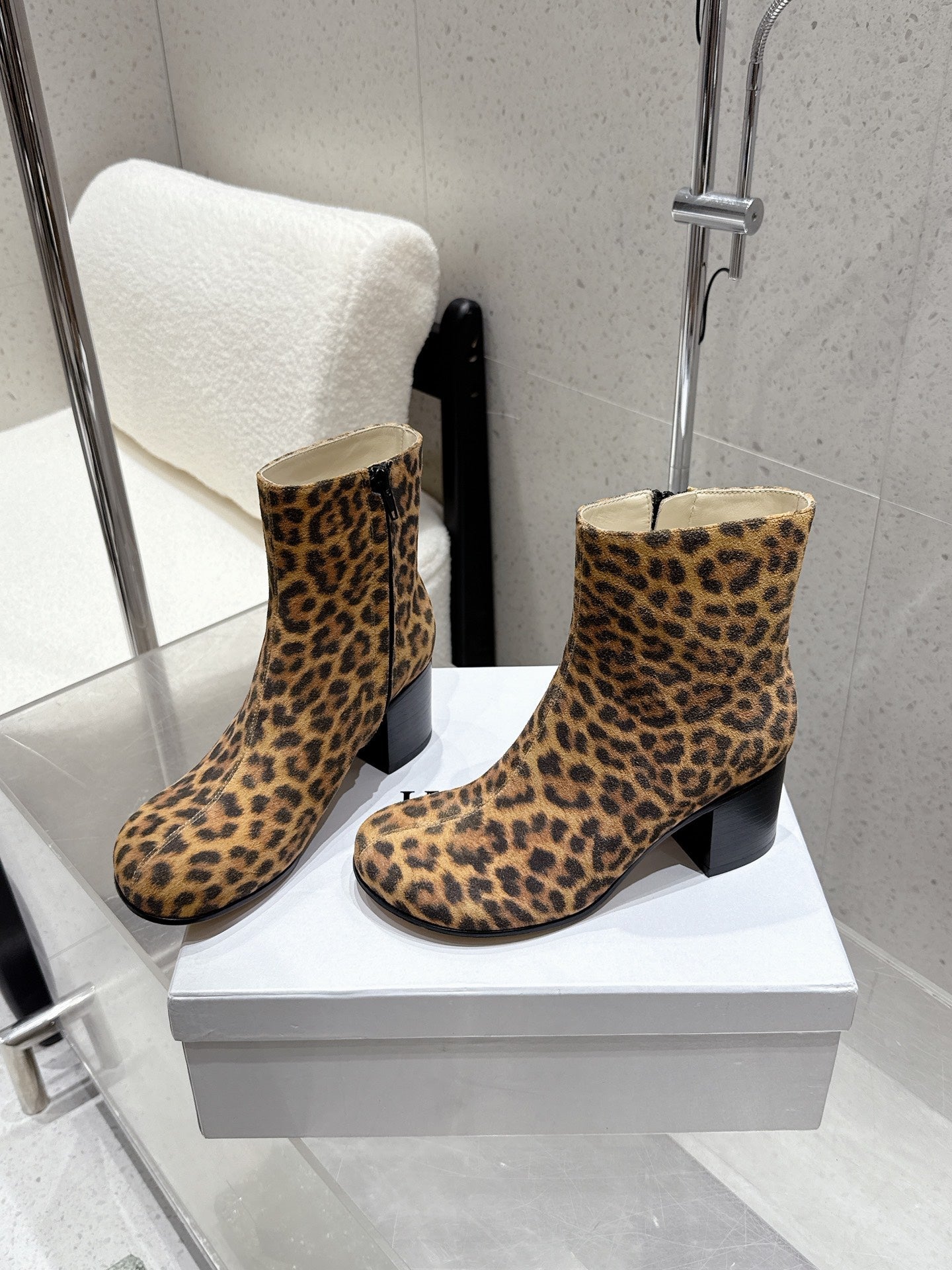 Loewe 25 ankle boots leopard suede