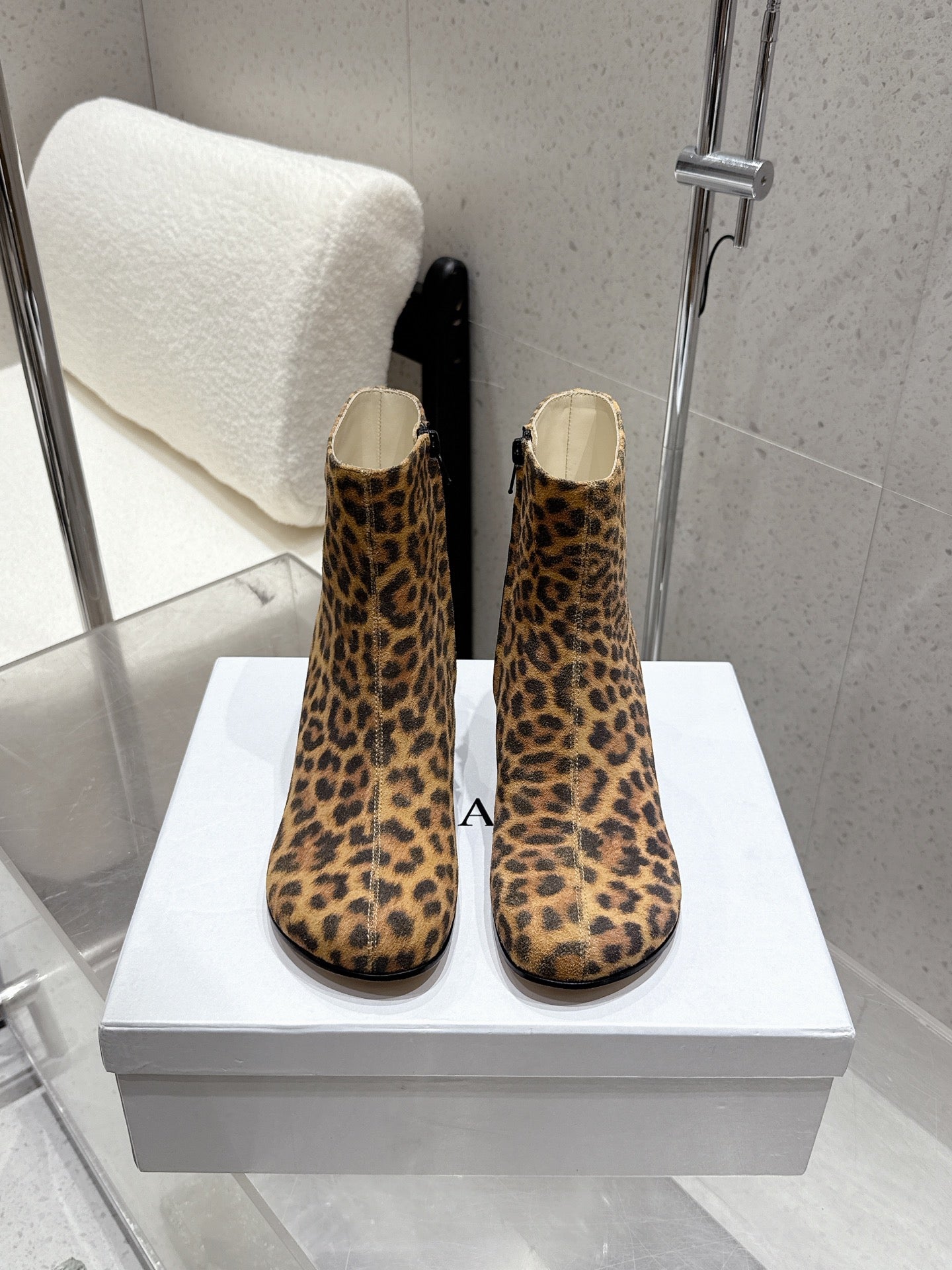 Loewe 25 ankle boots leopard suede