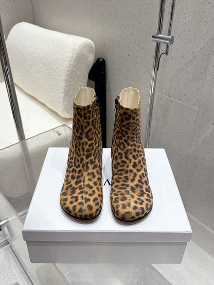 Loewe 25 ankle boots leopard suede