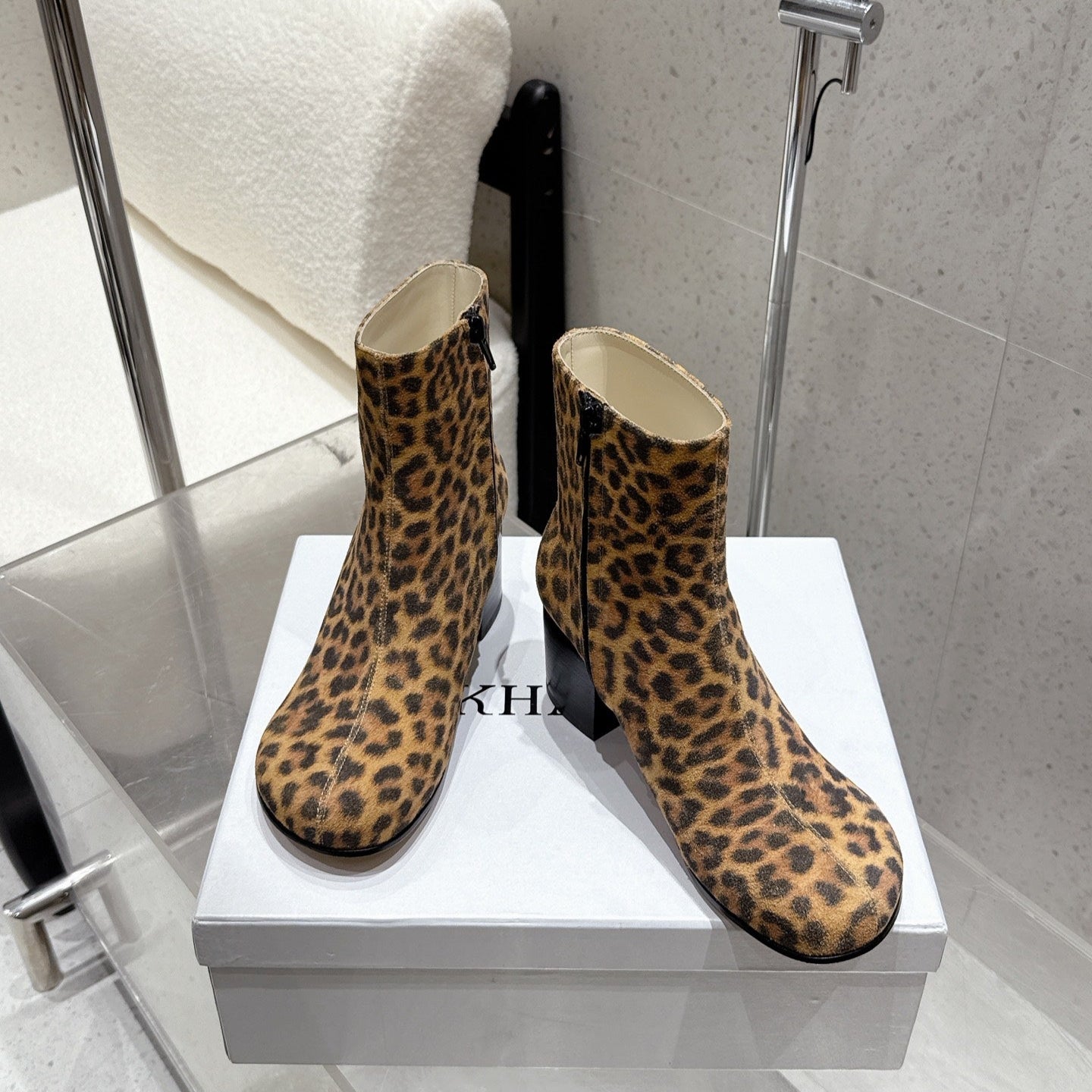 Loewe 25 ankle boots leopard suede