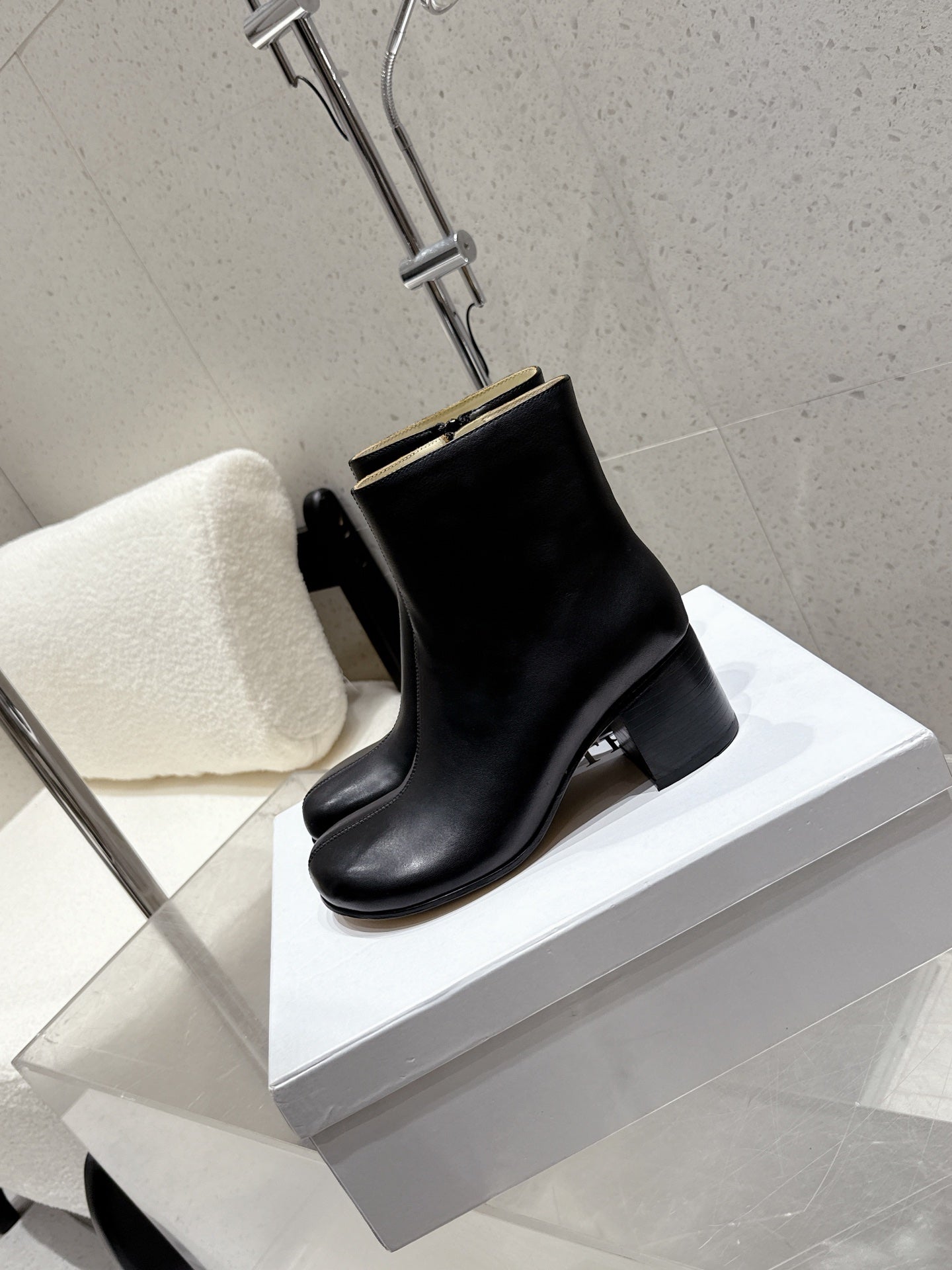 Loewe 25 ankle boots black cowhide